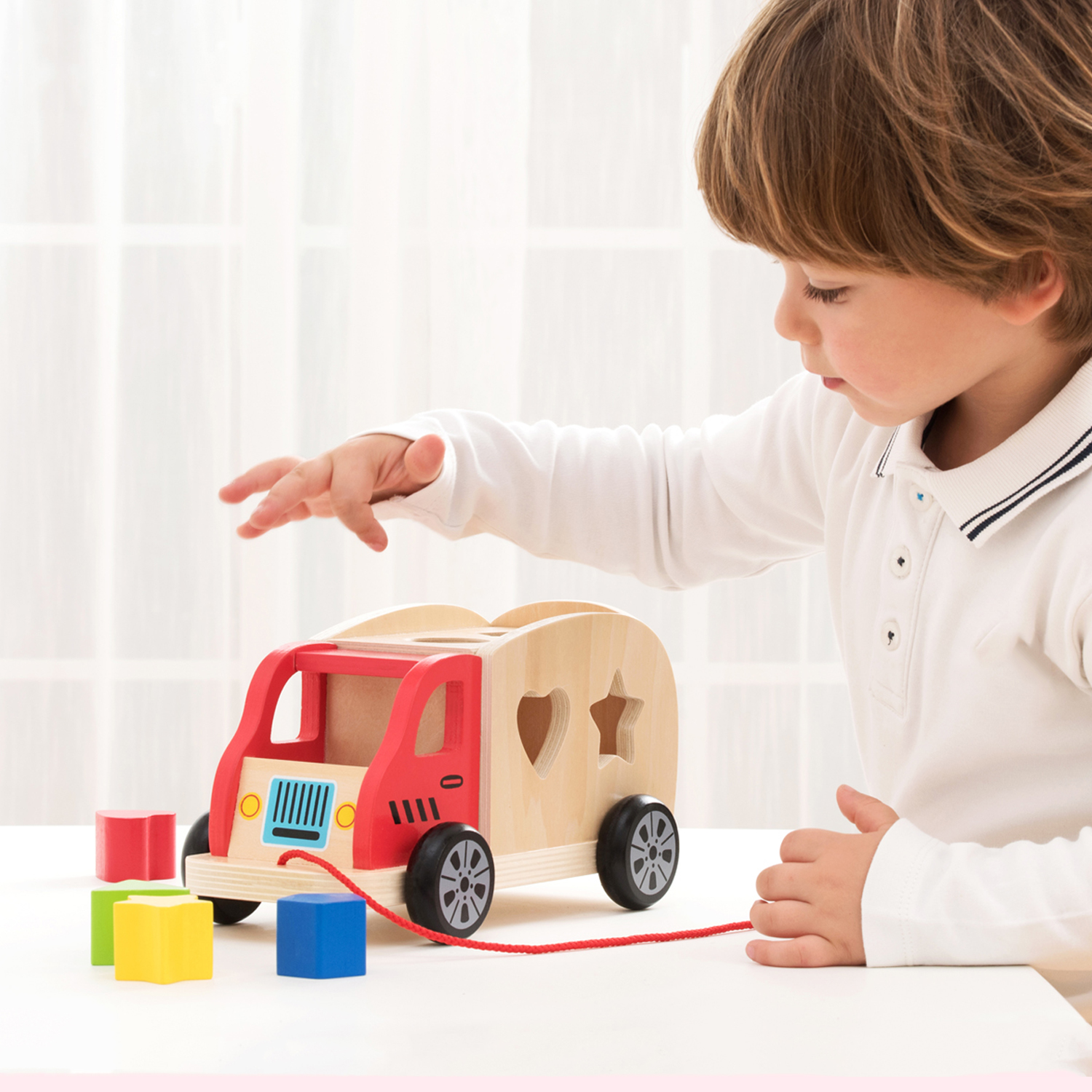 Zieh-Sortierspiel Auto 6 Steine Kinderspielzeug aus Holz Steckspiel