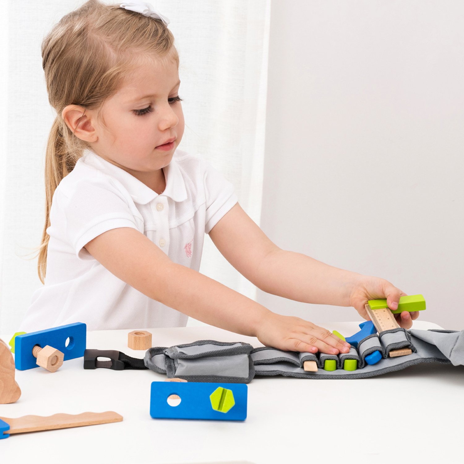 Werkzeuggürtel mit Werkzeug aus Holz für Kinder Spielset in Blau