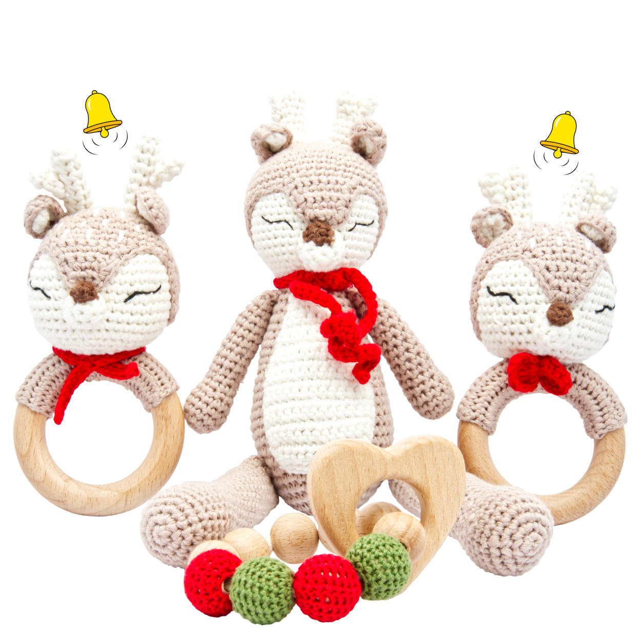 Handgestricktes Reh Ivy Set Babyrassel Holzspielzeug und Baumwolle