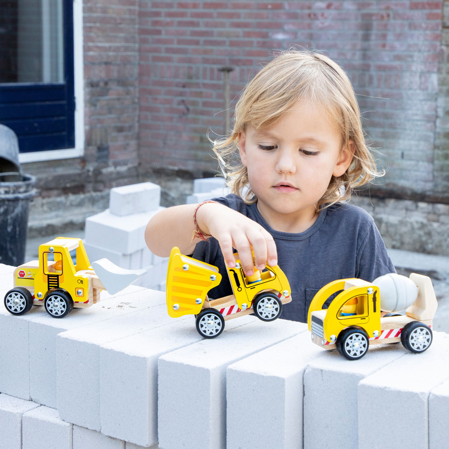 Baufahrzeuge aus Holz 3 Fahrzeuge Betonmischer Radlader und LKW-Kipper