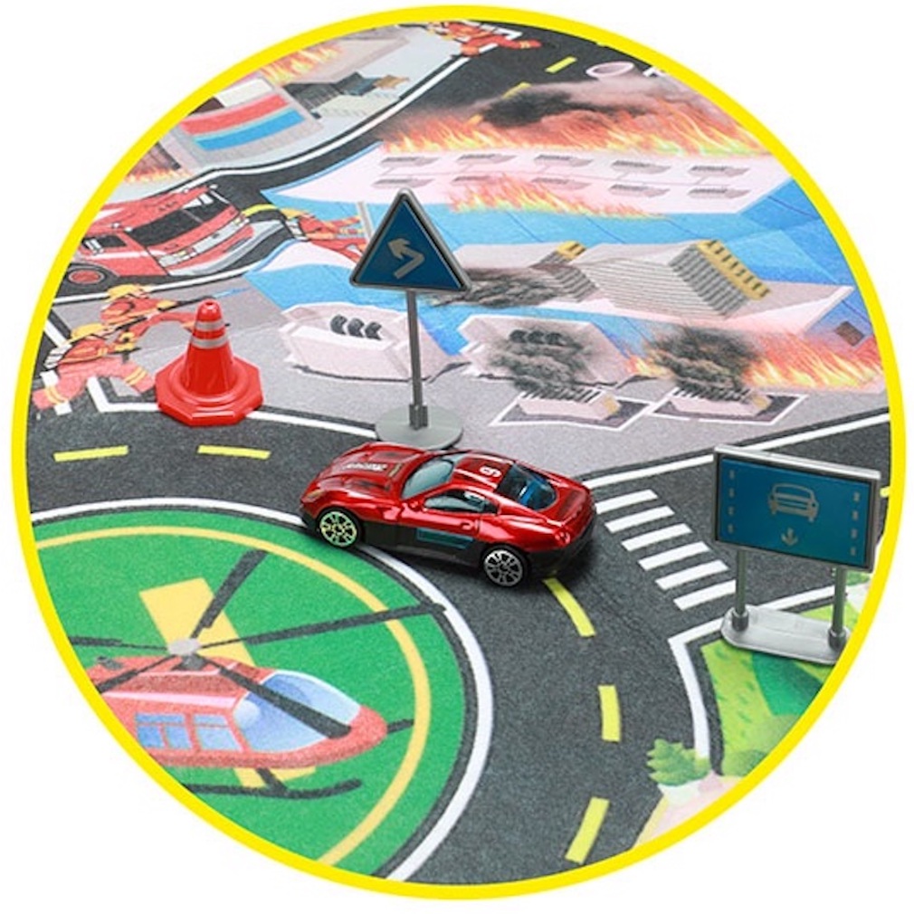 Spielautos mit einer Spielmatte und Verkehrszeichen oder Tierfiguren Spielautos mit einer Spielmatte und Verkehrszeichen oder Tierfiguren